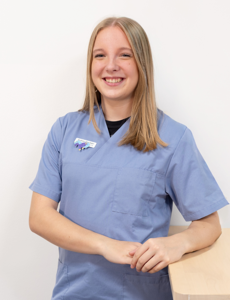 Andrea Oeschger / Auszubildende zur Medizinischen Praxis-Assistentin (MPA) / Kinderarztpraxis kinderärzte am werk / Rheinfelden - Aargau