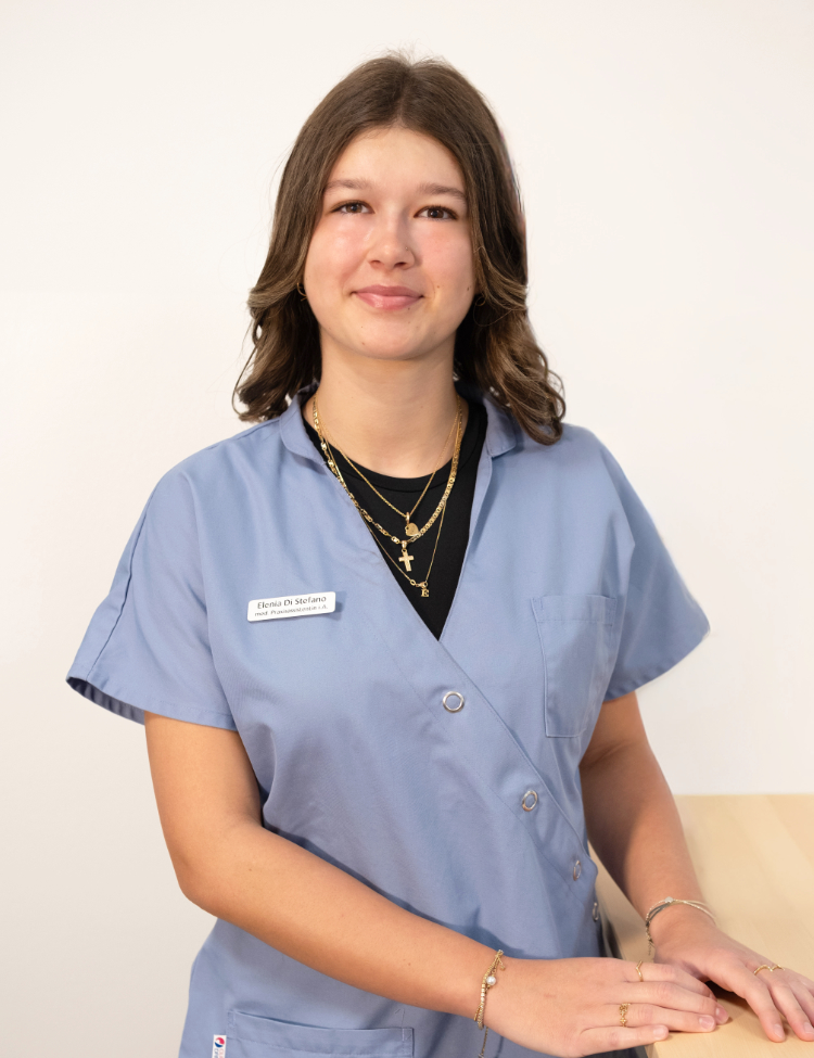 Elenia Di Stefano / Auszubildende zur Medizinischen Praxis-Assistentin (MPA) / Kinderarztpraxis kinderärzte am werk / Rheinfelden - Aargau